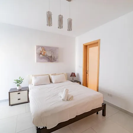 Premier Court * St. Julian's