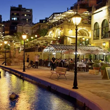 Premier Court Apartament *