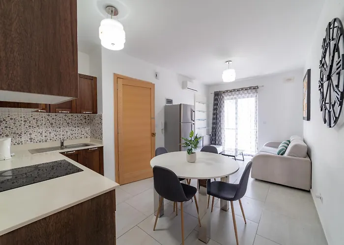 Premier Court Lägenhet