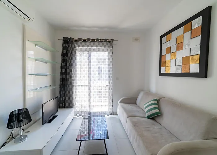 Premier Court Lägenhet