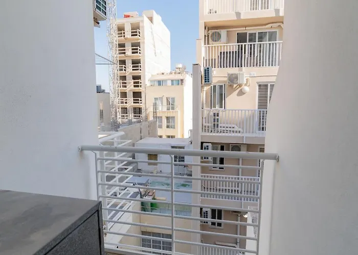 Premier Court * St. Julian's