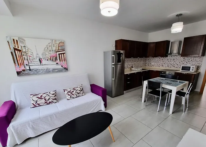 Premier Court St. Julian's