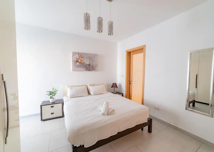 Premier Court * St. Julian's