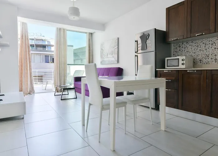 Premier Court Lägenhet