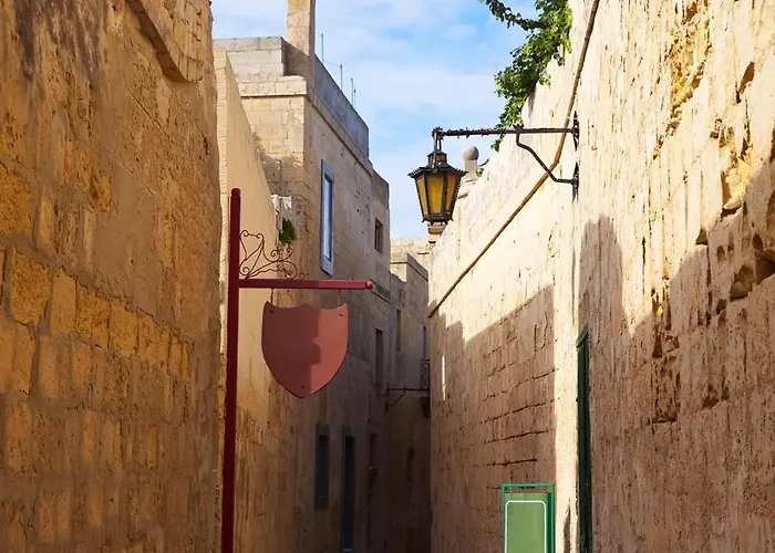 Premier Court * St. Julian's