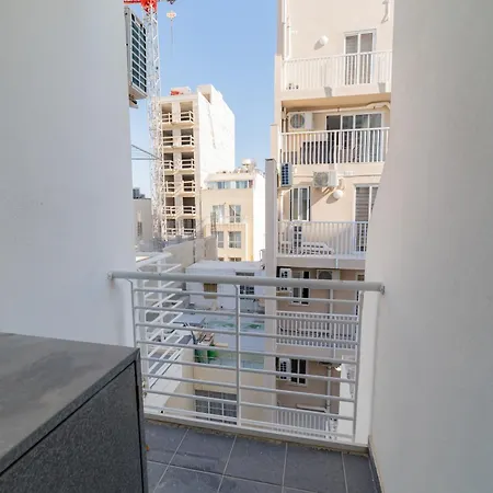 Premier Court * St. Julian's