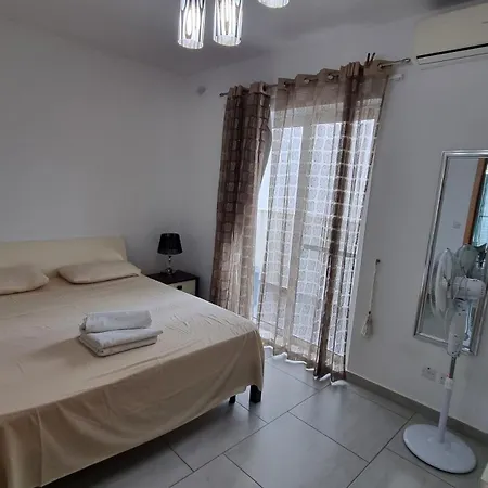 Apartment Premier Court